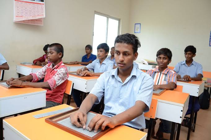 Braille Learning Session